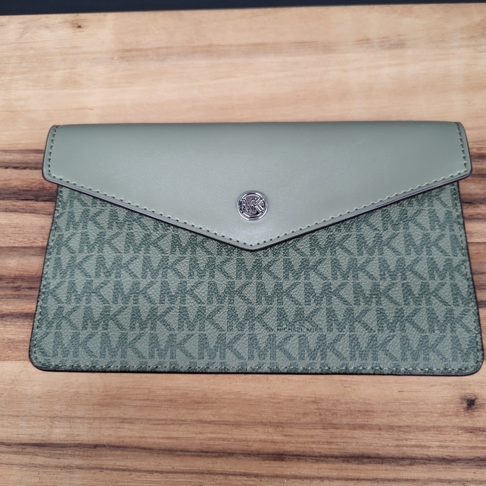 CLEARANCE! Michael Kors Maisie 3-in-1 Crossbody: Army Green, 10-1/4×6.5×2.5, NWT - Picture 4 of 10